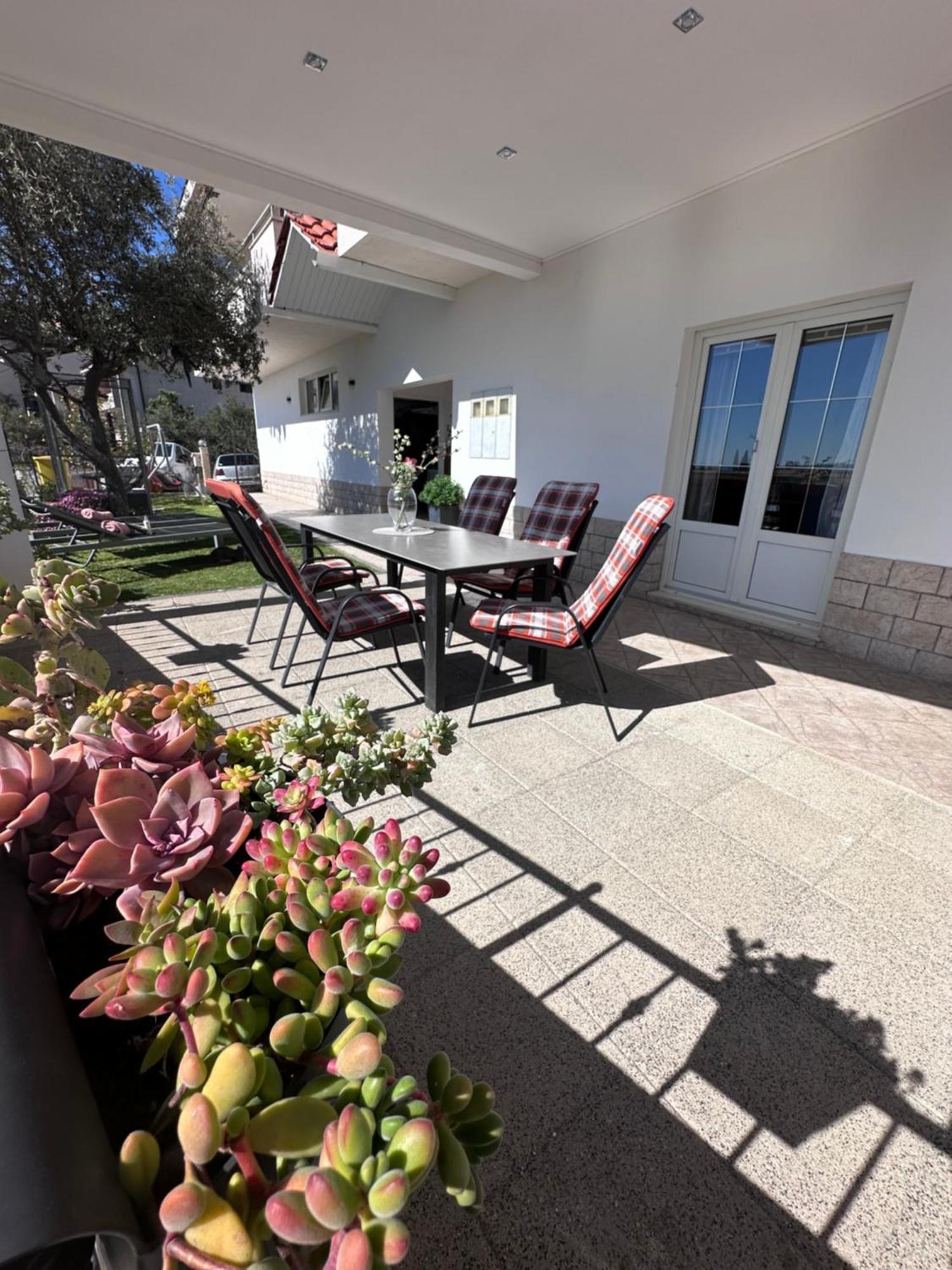 Apartmani Bilic Dugi Rat Exteriér fotografie
